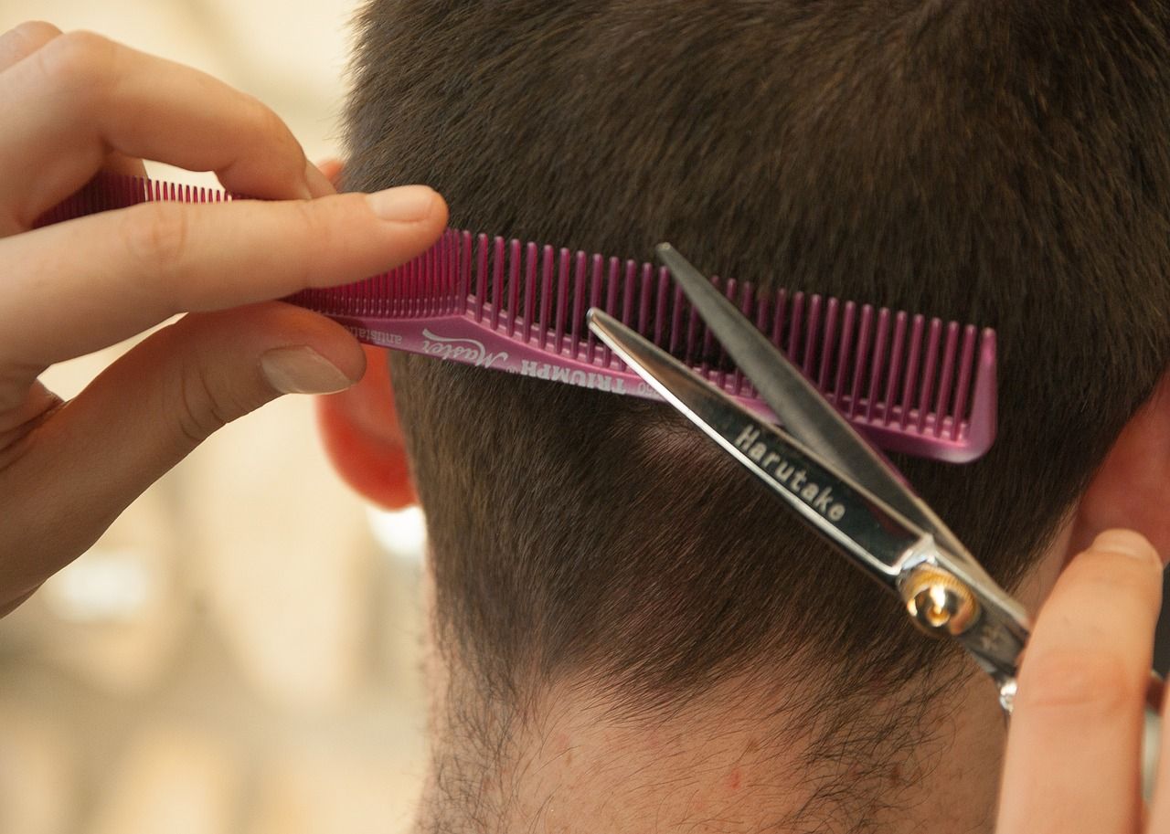 5 akcesoriów, które powinien posiadać salon fryzjerski