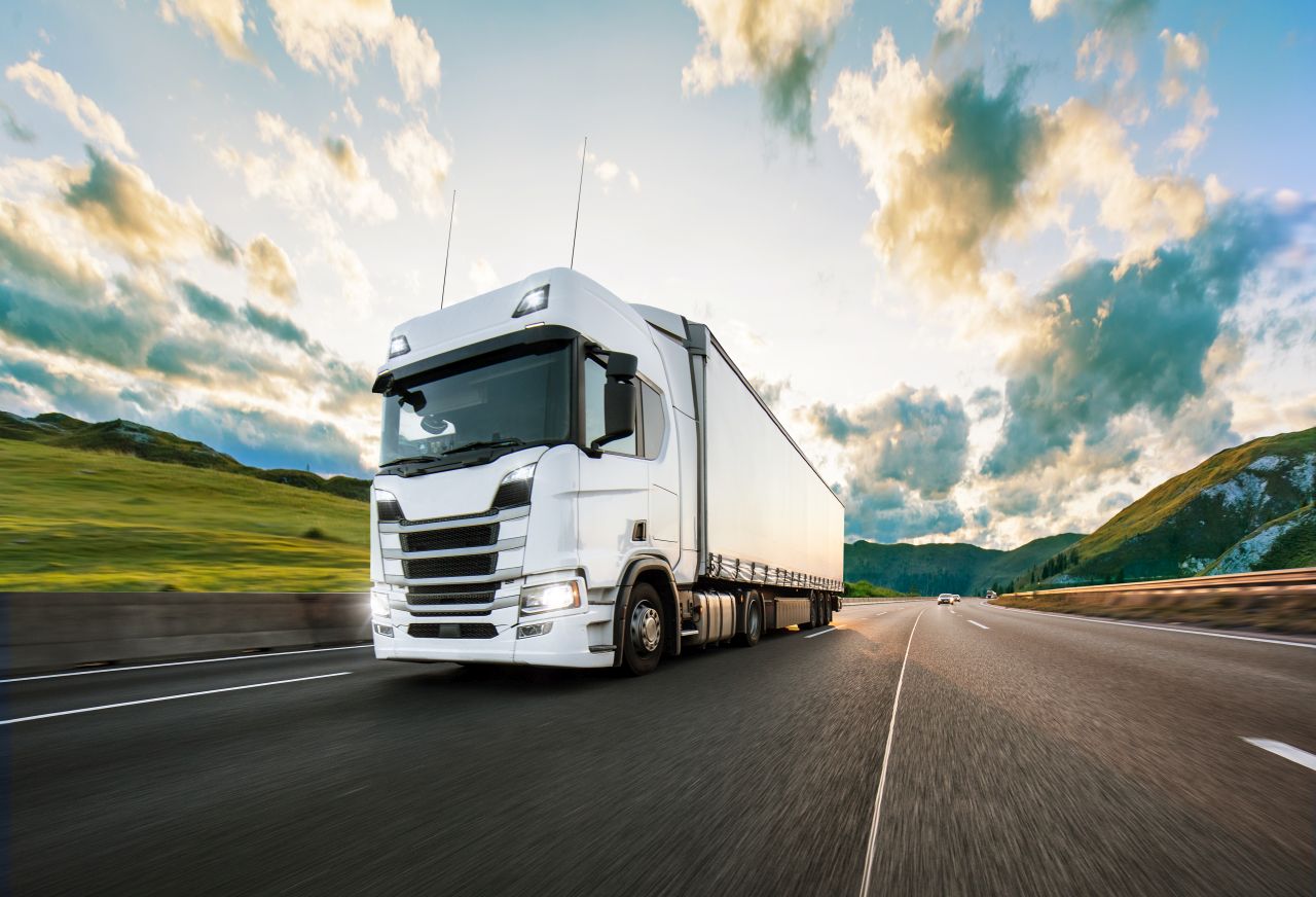 Wyposażenie ciężarówki – najbardziej przydatne akcesoria i komponenty