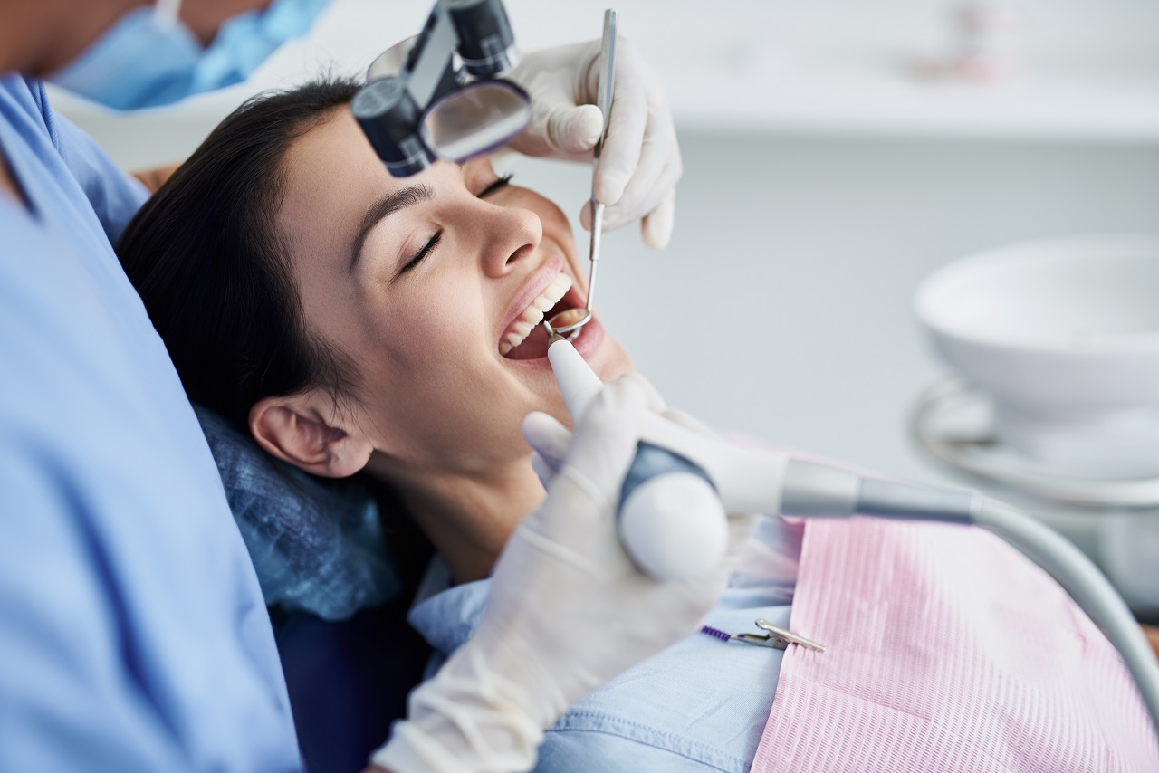 W jakie narzędzia powinien zaopatrzyć się każdy dentysta?