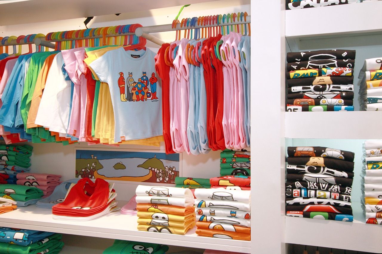 Dlaczego należy zwracać uwagę na materiał podczas zakupów odzieży dla dzieci?
