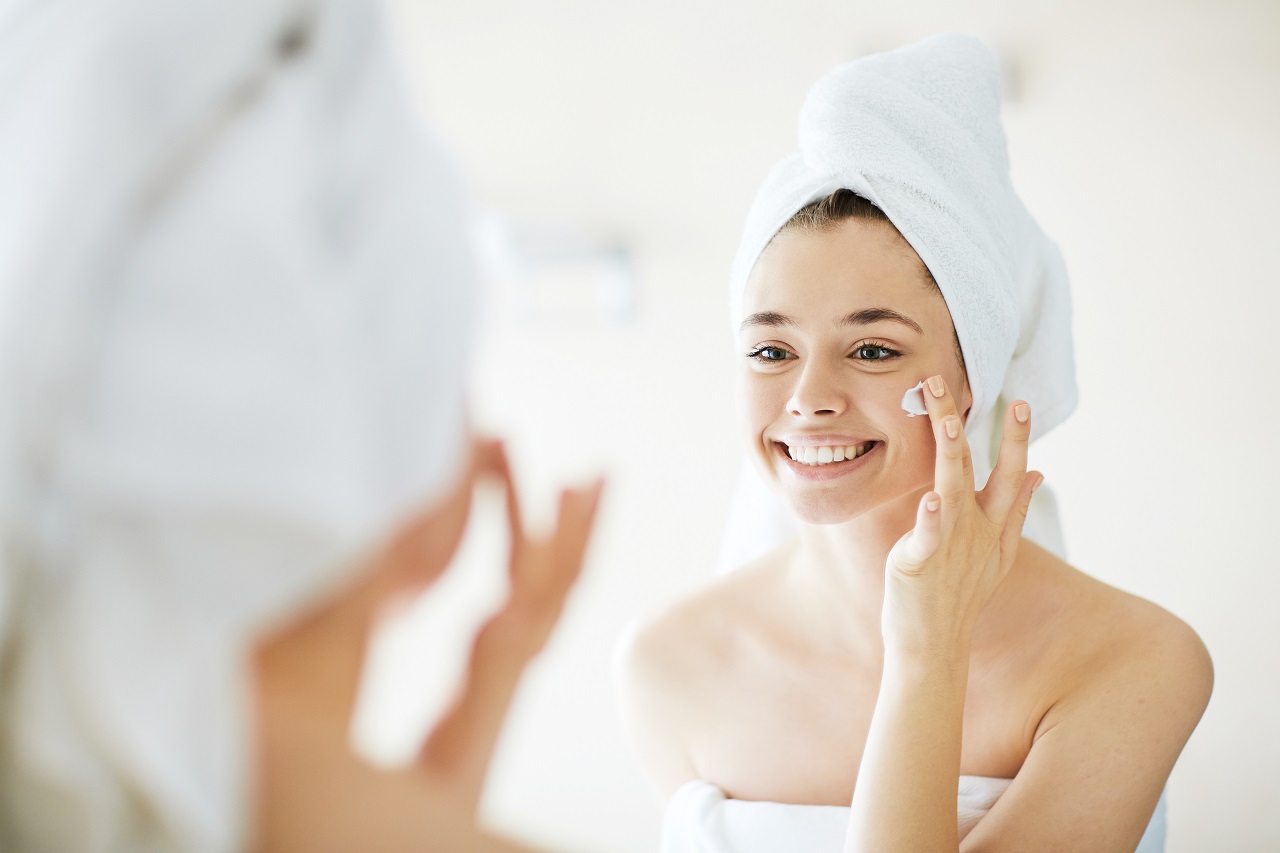 Jak dbać o skórę twarzy – co zrobić, żeby była jędrna i odżywiona?