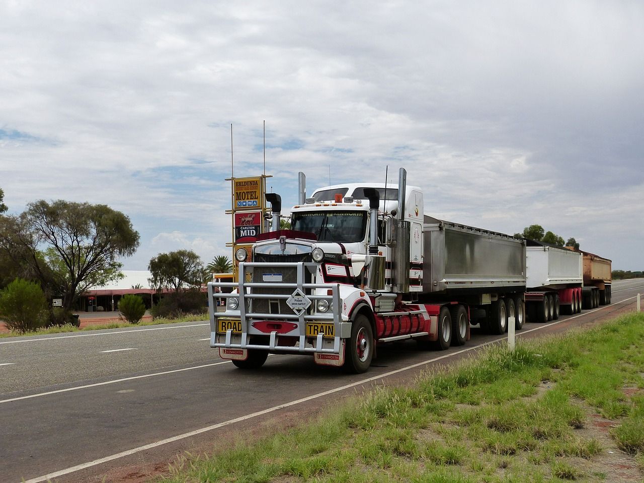 Części do samochodów ciężarowych – na co zwrócić uwagę przy kupnie?