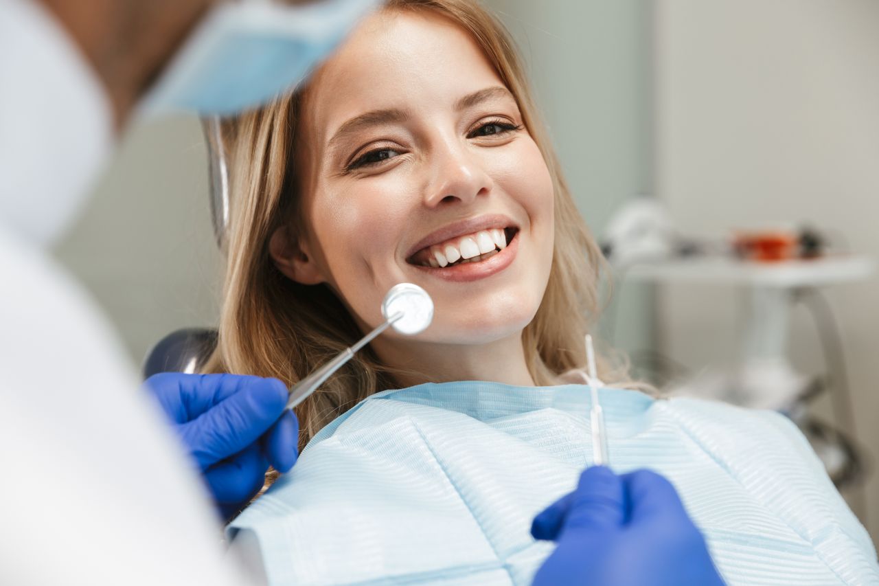 Jak wygląda proces piaskowania zębów?